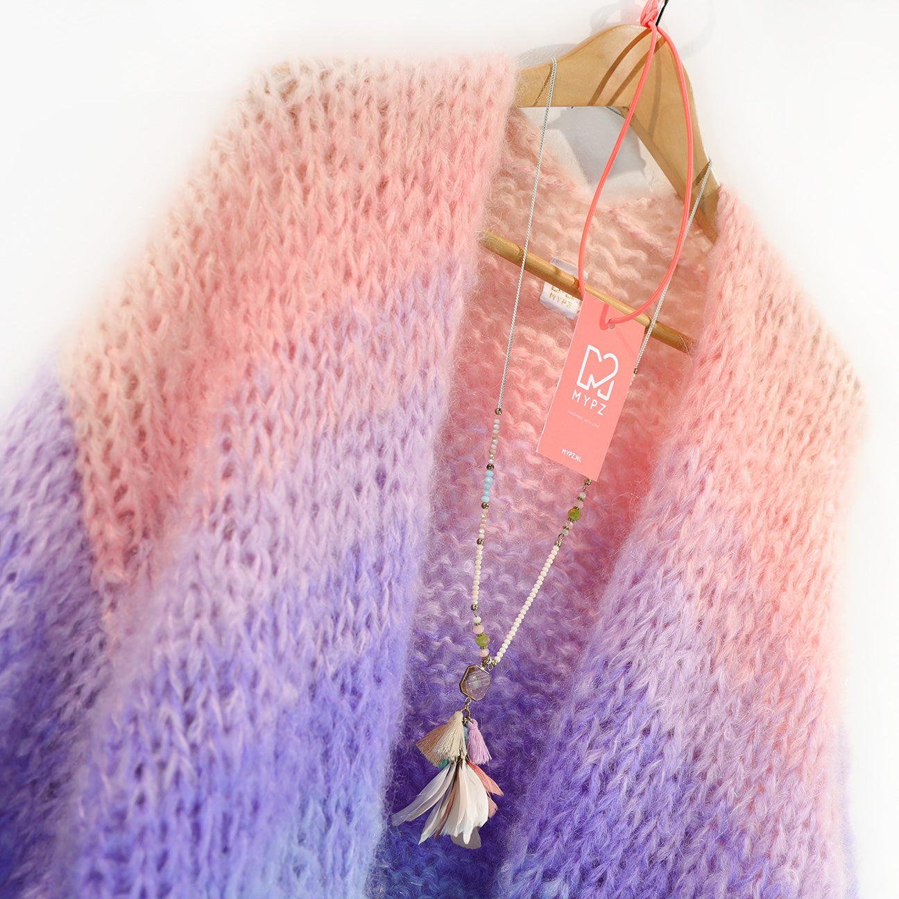 Patron de tricot – cardigan court épais en mohair MYPZ Blue Sky N°15 néerlandais (NL), anglais (ENG), allemand (DE), français (FR), espagnol (ES), norvégien (NO), danois (DA), suédois (SV), italien (IT)