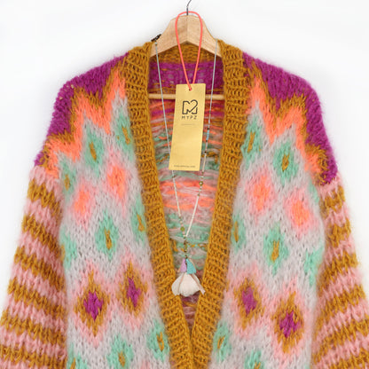 Breipatroon - Chunky Mohair-jas Flora nr.12 (ENG-DE-NL-ES-FR-IT-DA-SV-NO)